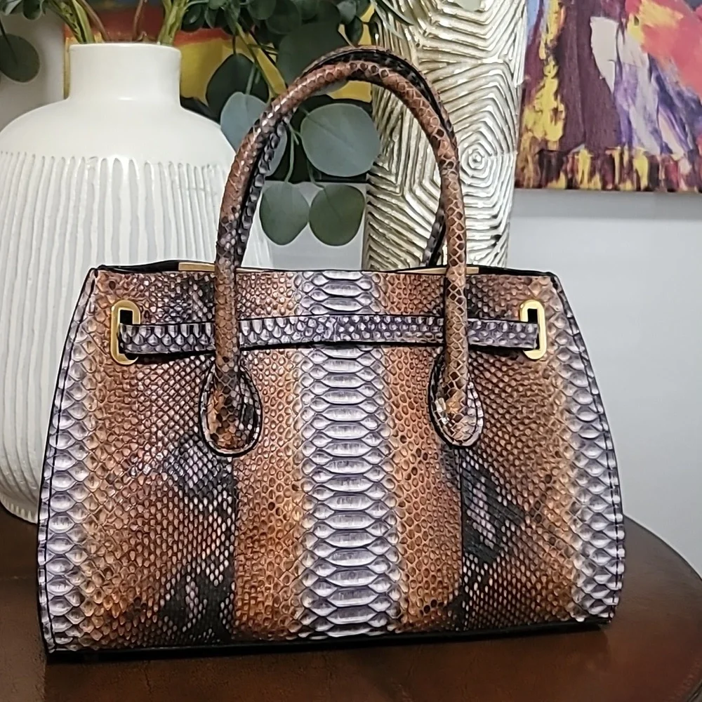 ♥️♥️♥️♥️♥️♥️💯 D'carlo GENUINE PHYTON STUNNING BAG BY D'Carlo 💯 HANDMADE !!! - Picture 4 of 12